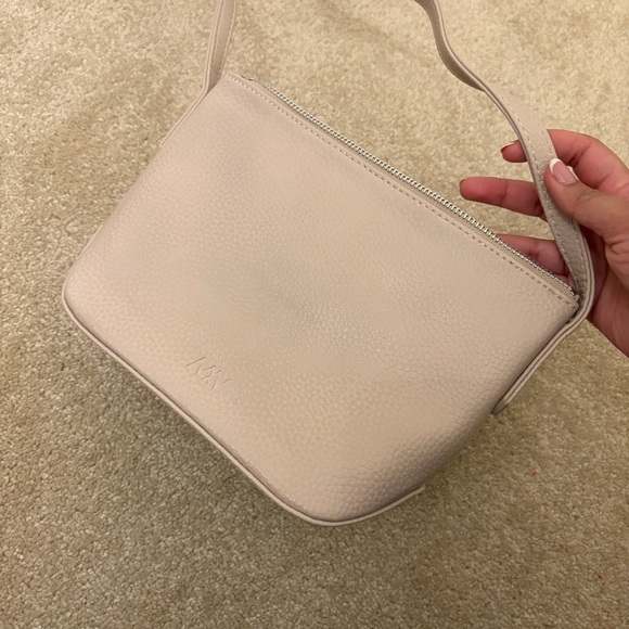 NWOT Sam Vegan Crossbody - Picture 6 of 10